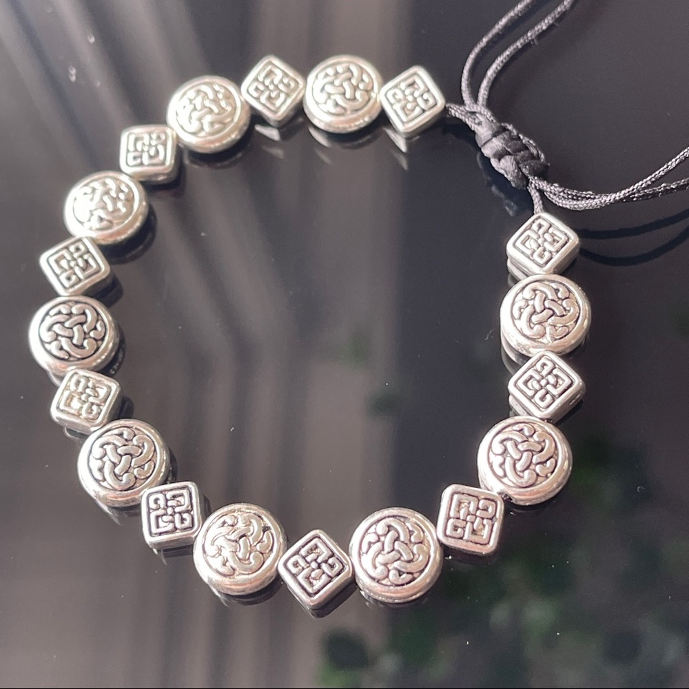 Celtic knot Bali silver bracelet